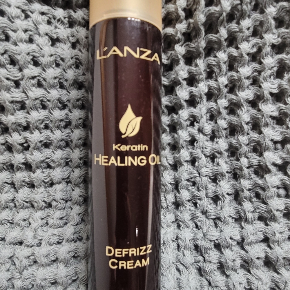 L'ANZA Defrizz Cream